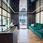 Houseboat Апартаменты