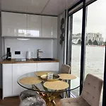 Houseboat Energyapart Apartment *