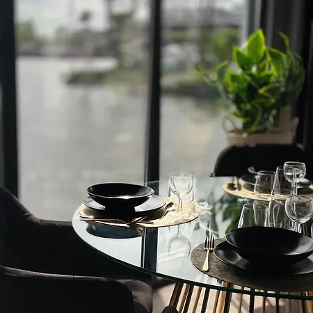 Houseboat Διαμέρισμα *