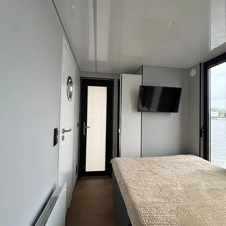 Διαμέρισμα Houseboat *