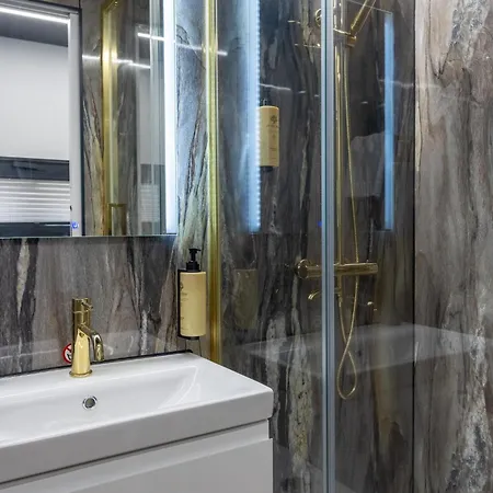 Houseboat Energyapart Апартаменти