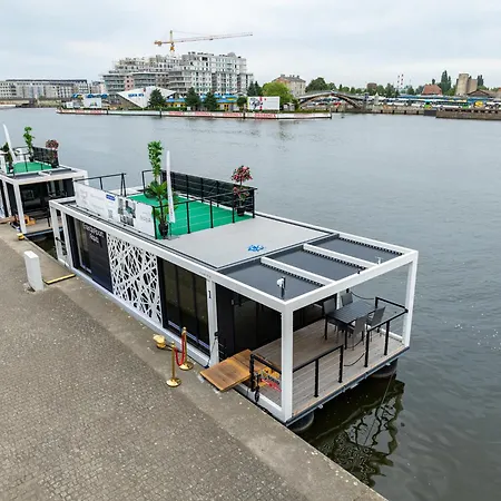 Houseboat Energyapart Апартаменти *