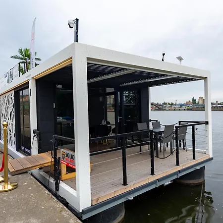 Houseboat *