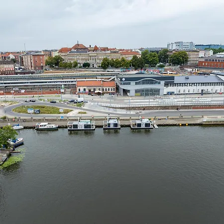 Апартаменты Houseboat *