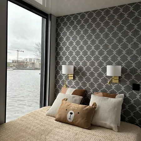 Houseboat Διαμέρισμα *